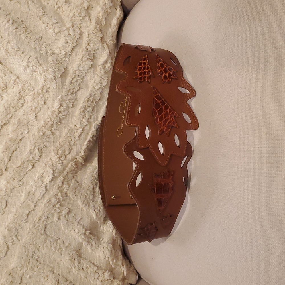 Oscar de la Renta Genuine Alligator Belt with Cut-Out Design - Picture 2 of 16